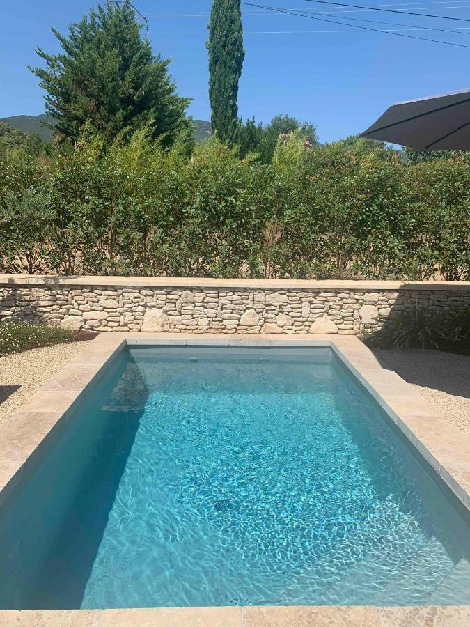 Le Cabanon De Livia Avec Piscine Privee Vila Cucuron Exterior foto