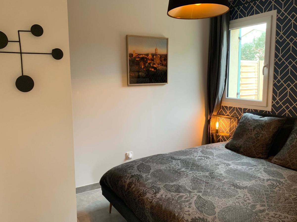 Le Cabanon De Livia Avec Piscine Privee Vila Cucuron Exterior foto