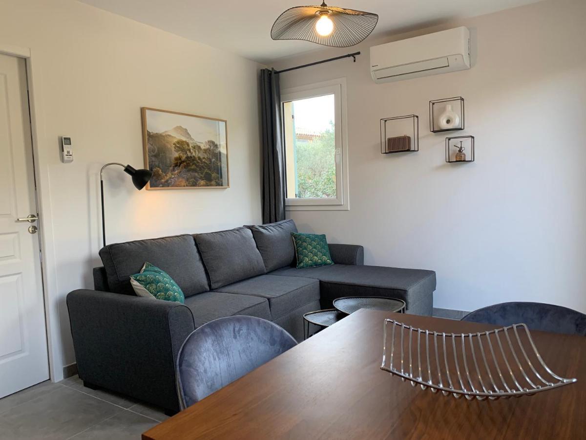 Le Cabanon De Livia Avec Piscine Privee Vila Cucuron Exterior foto