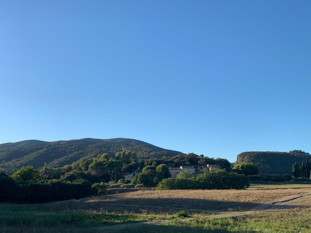 Le Cabanon De Livia Avec Piscine Privee Vila Cucuron Exterior foto