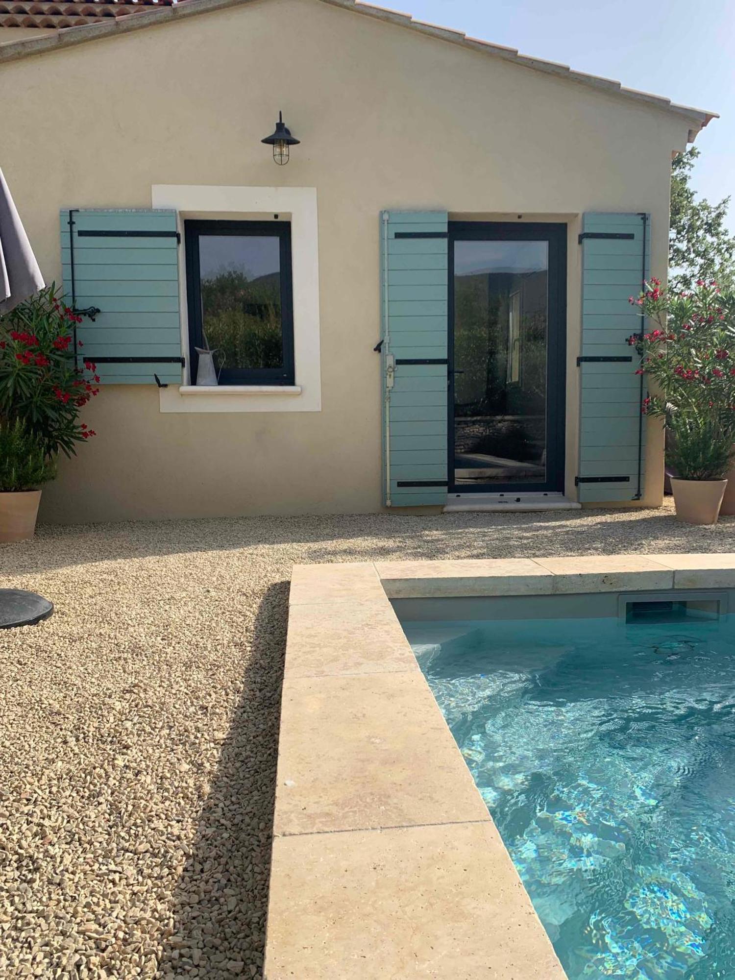 Le Cabanon De Livia Avec Piscine Privee Vila Cucuron Exterior foto