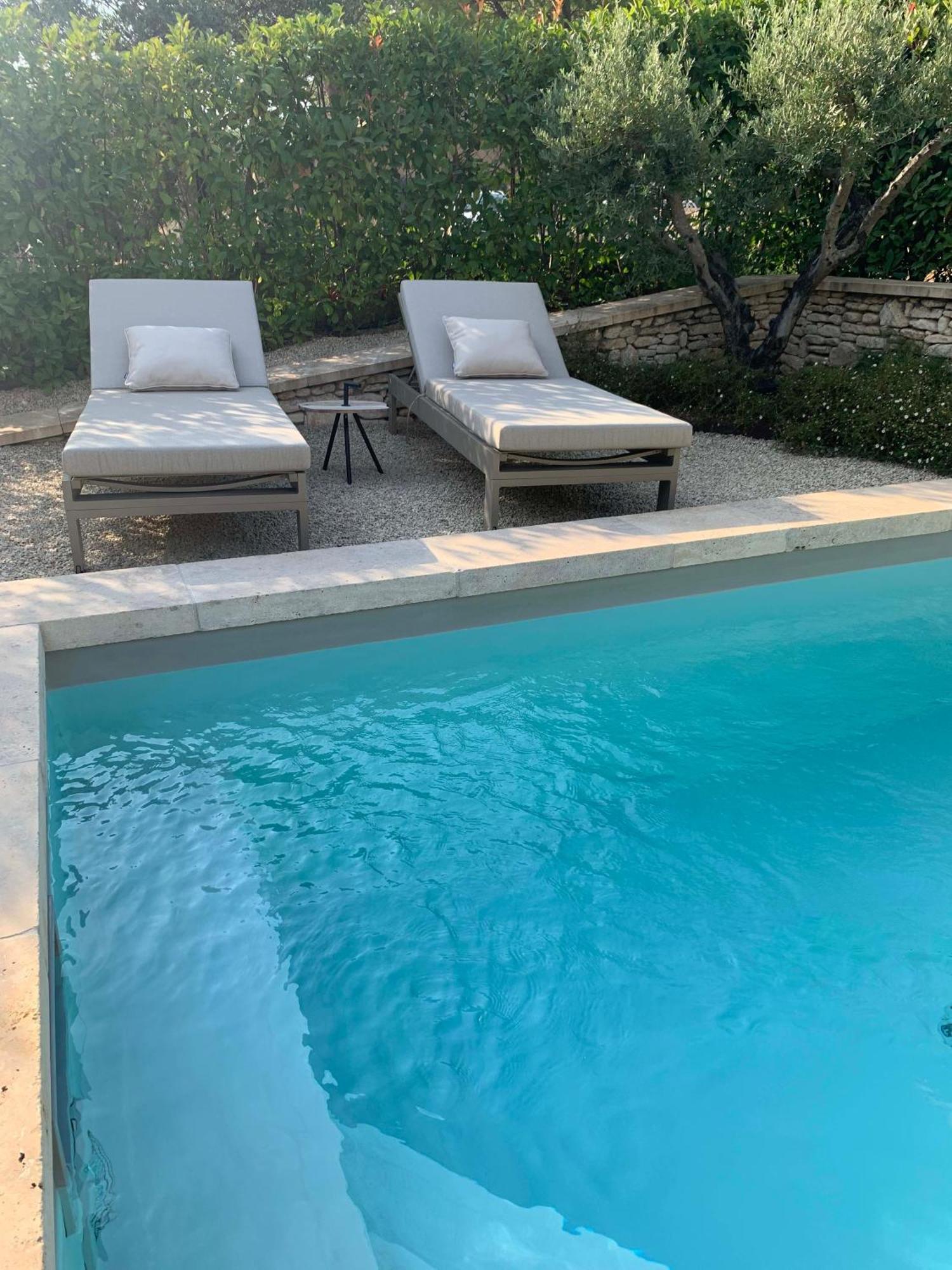 Le Cabanon De Livia Avec Piscine Privee Vila Cucuron Exterior foto